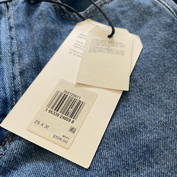 Levi's high loose ripped knee jean in mid wash - Picture 5 of 13